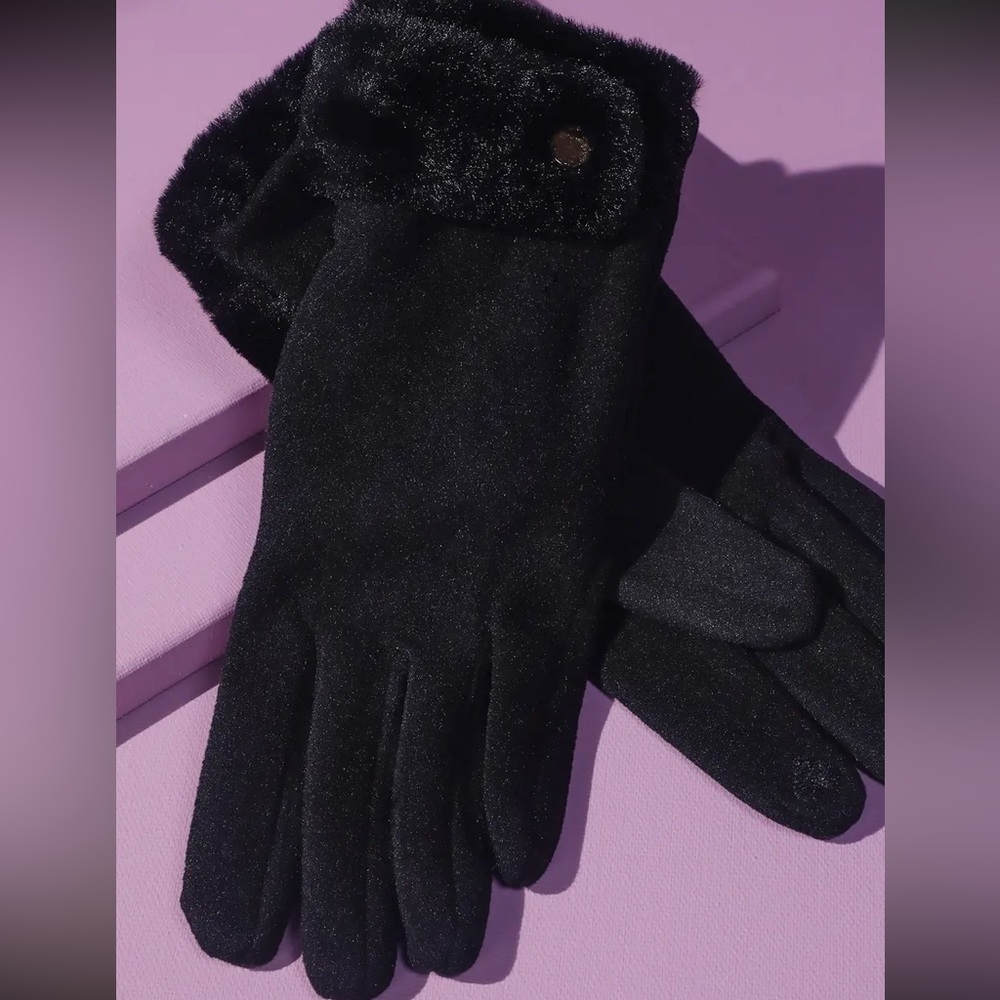 0020.  Elegant Black Women's Gloves
